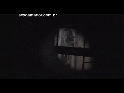 ❤️ Бландзінка таемна здымаецца на відэа з суседскага вуаерыста, схаванага за пустымі цэгламі Порна vk у нас ❌️